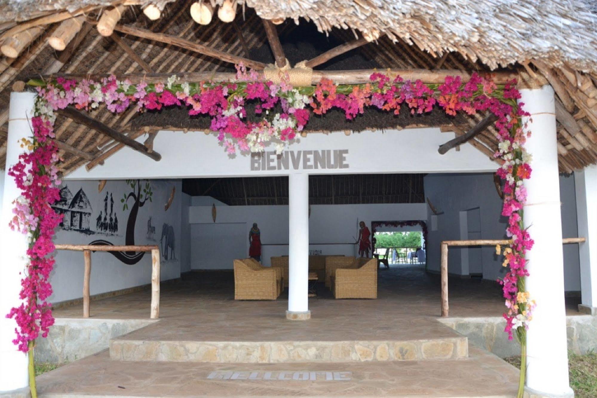 Diani Bay Resort Diani Beach Exterior photo